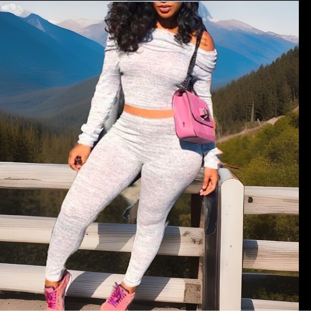 2Pc Comfort Formfitting Off Shoulder Long Sleeves Crop Top & Soft Gray Legging